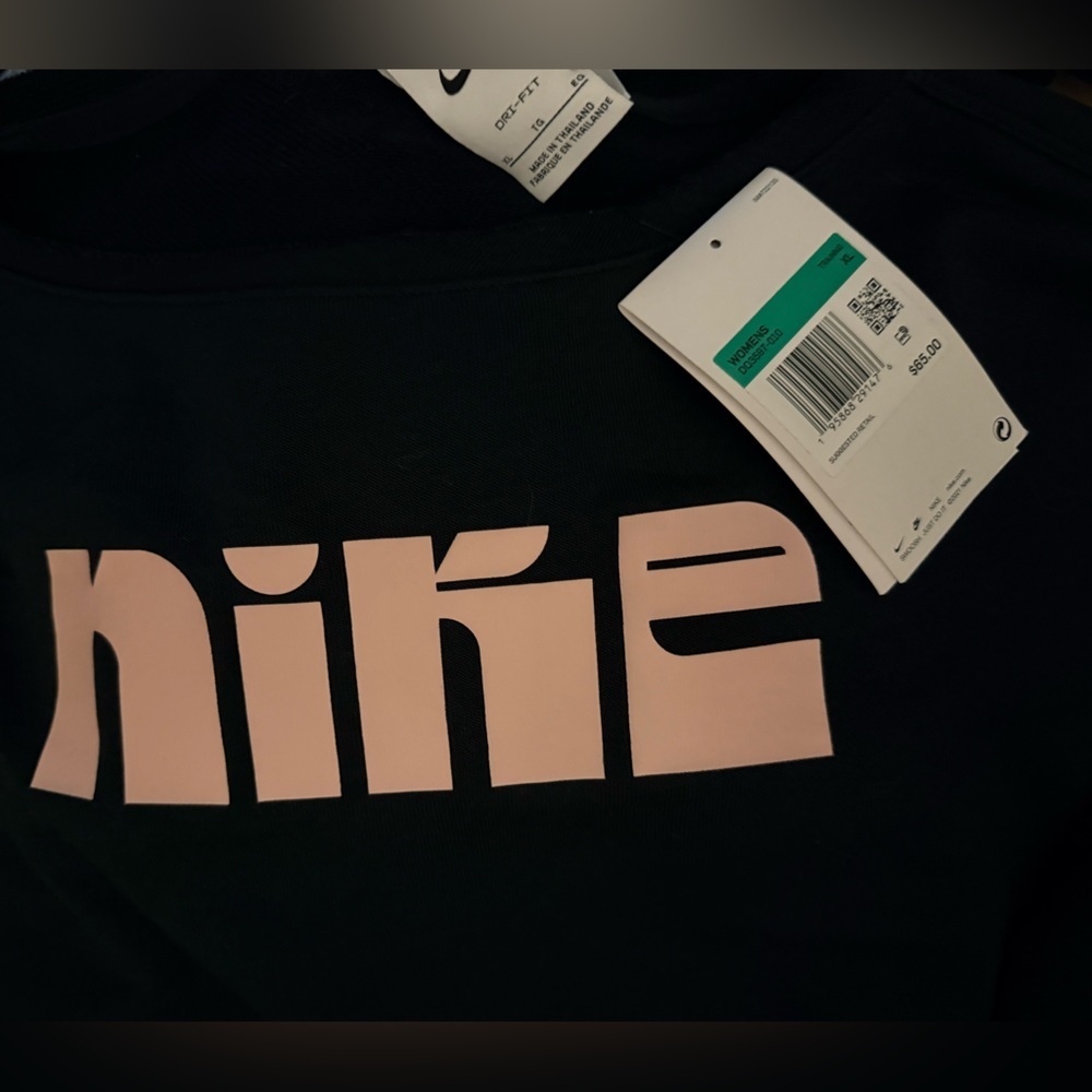 Nike Dri-FIT Cropped Sweatshirt XL NWT Black Raw Hem - Picture 2 of 4
